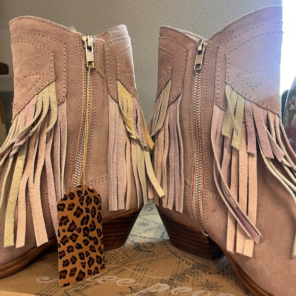 NIB FREE PEOPLE Lawless Fringe Western Boots- Pink Multi Sz 39.5 - Picture 4 of 7